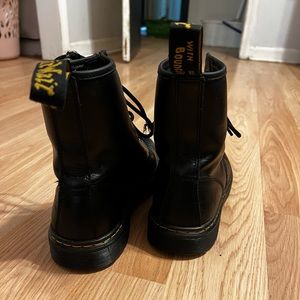 Doc Martens woman’s size 8 lightly worn a few creases on toe